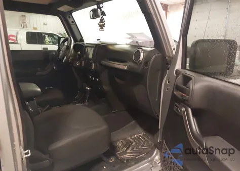 2014 Jeep Wrangler Unlimited Sport z USA, uszkodzony, nr VIN 1C4BJWDGXEL250481